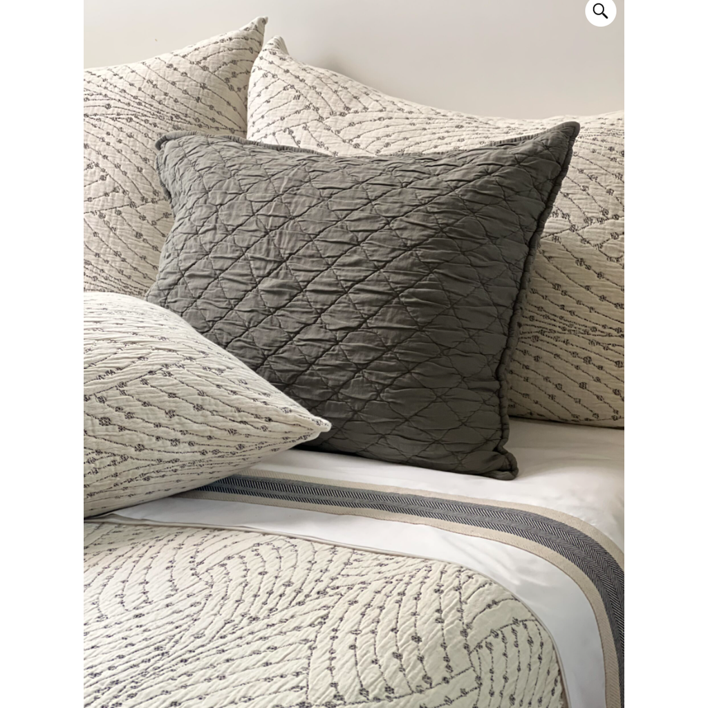 TL at Home Emilie Retro Modern Throw, Coverlets and/or Pillows